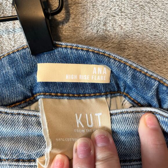 Kut From the Kloth Ana High Rise Flare Jeans Size 2 x 28” Light Wash - Picture 3 of 9